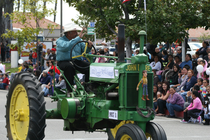 Hawaiian%20Gardens%20Anniversary%20parade%20and%20Carnival04142012_265