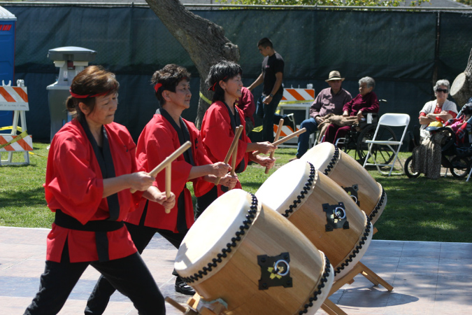 Hawaiian%20Gardens%20Anniversary%20parade%20and%20Carnival04142012_418