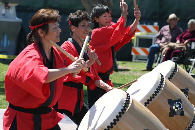 Hawaiian%20Gardens%20Anniversary%20parade%20and%20Carnival04142012_420