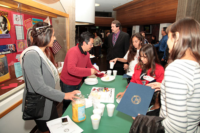 23-Hawaiian-Gardens-city-council-meeting-021613