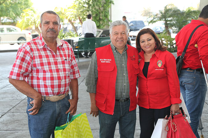 15-Hawaiian-Gardens-city-council-meeting-041213