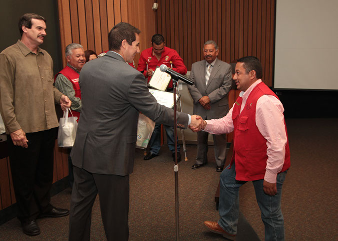 25-Hawaiian-Gardens-city-council-meeting-041213