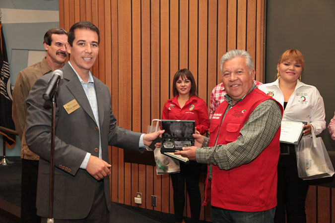 29-Hawaiian-Gardens-city-council-meeting-041213