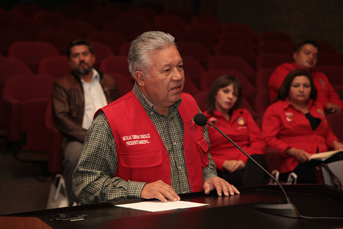 43-Hawaiian-Gardens-city-council-meeting-041213