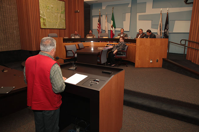 44-Hawaiian-Gardens-city-council-meeting-041213