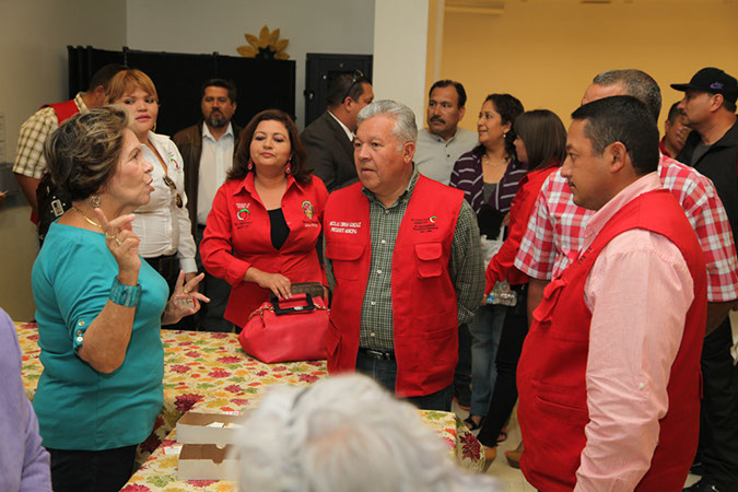 75-Hawaiian-Gardens-city-council-meeting-041213