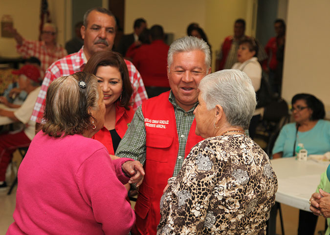 78-Hawaiian-Gardens-city-council-meeting-041213