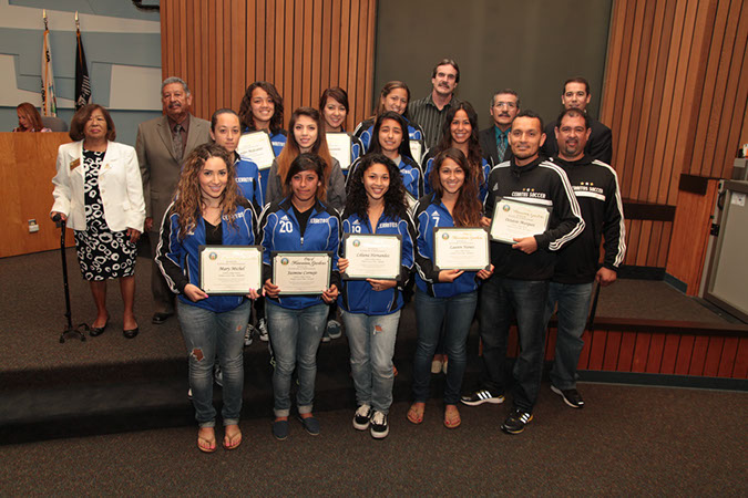 18-Hawaiian-Gardens-city-council-meeting-042313