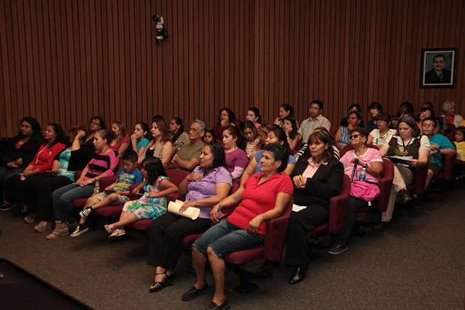 08-Hawaiian-Gardens-city-council-meeting-051413