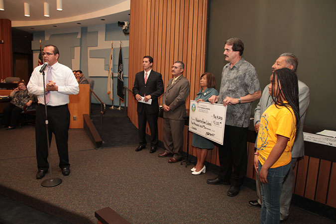 29-Hawaiian-Gardens-city-council-meeting-051413