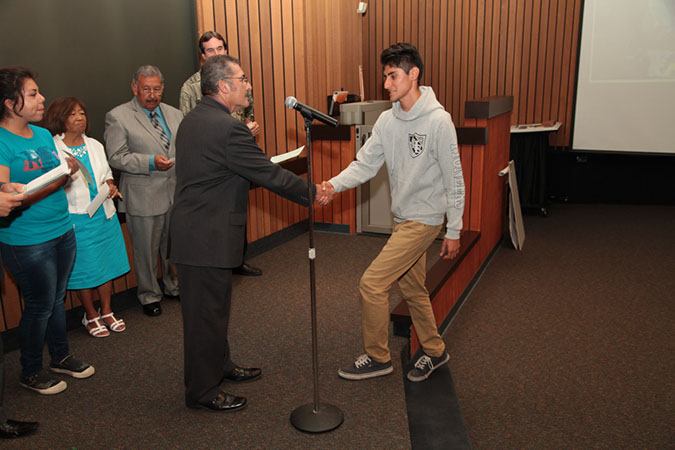 10-Hawaiian-Gardens-city-council-meeting-061113