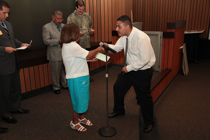 11-Hawaiian-Gardens-city-council-meeting-061113