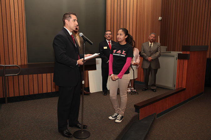 04-Hawaiian-Gardens-City%20Council-Meeting-100813