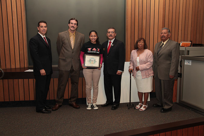 06-Hawaiian-Gardens-City%20Council-Meeting-100813