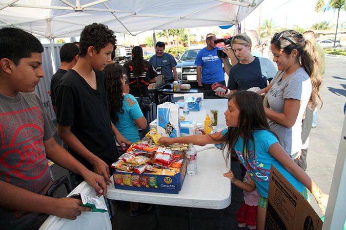 20-Hawaiian-Gardens-National-Night-Out-2013