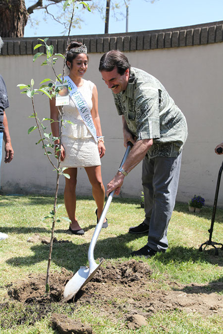 30-Hawaiian-Gardens-Arbor-Day