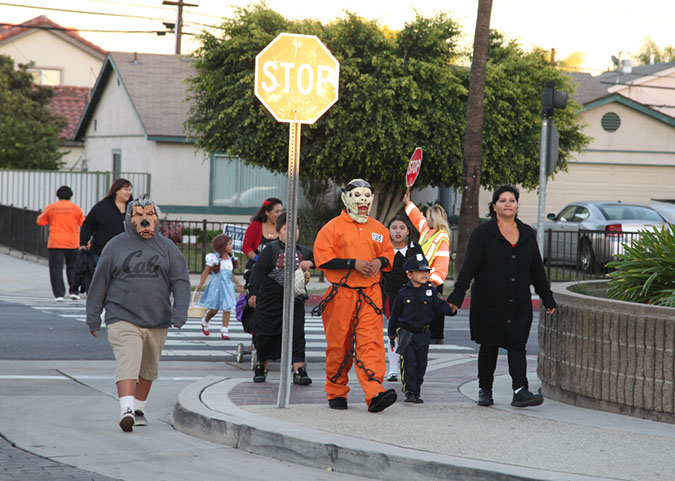 05-Hawaiian-Gardens-City-halloween-program-2013