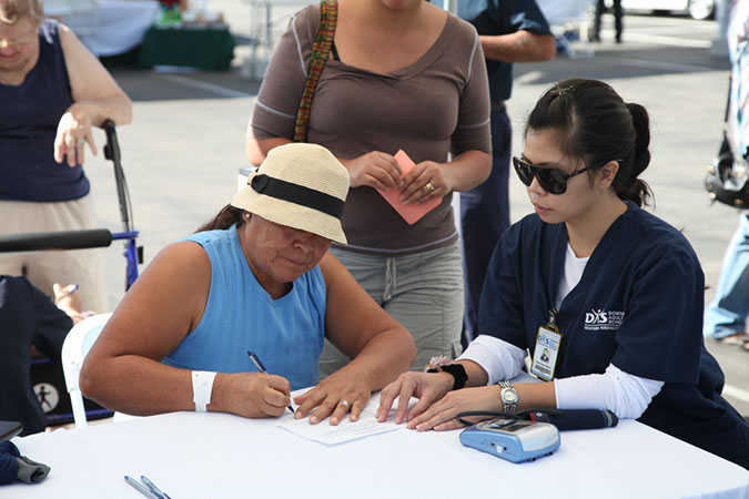 23-Hawaiian-Gardens-health-fair-2013