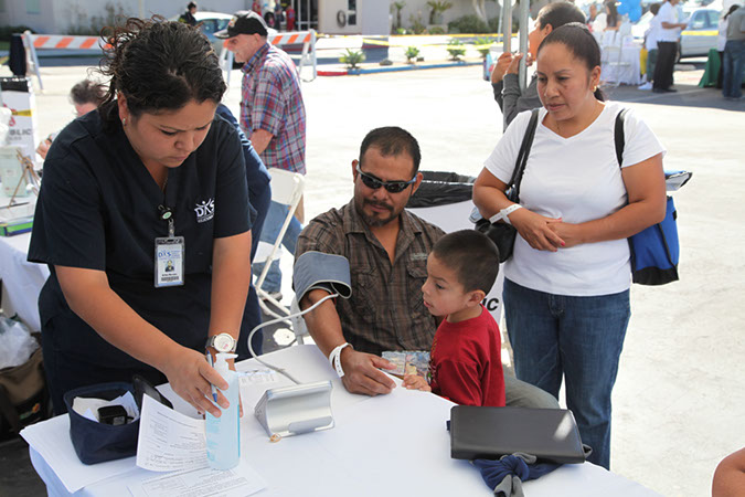 25-Hawaiian-Gardens-health-fair-2013