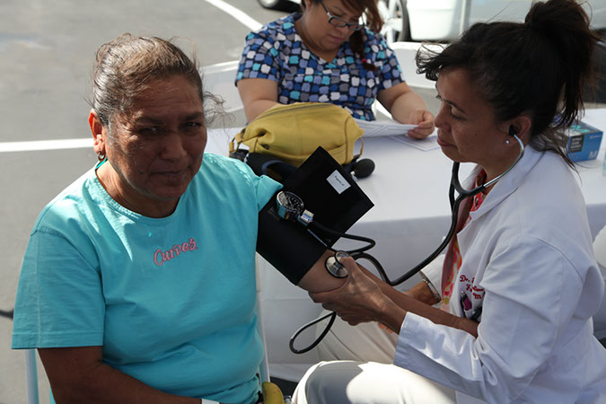 30-Hawaiian-Gardens-health-fair-2013