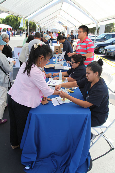 36-Hawaiian-Gardens-health-fair-2013