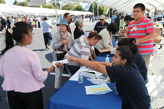 37-Hawaiian-Gardens-health-fair-2013