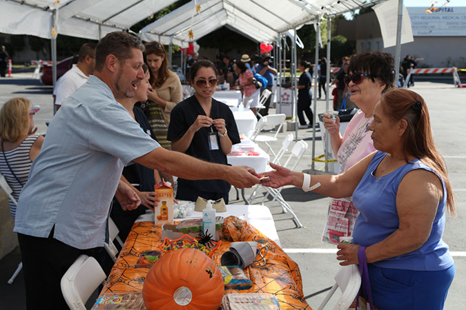 40-Hawaiian-Gardens-health-fair-2013