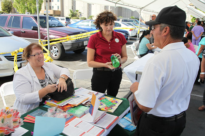 45-Hawaiian-Gardens-health-fair-2013