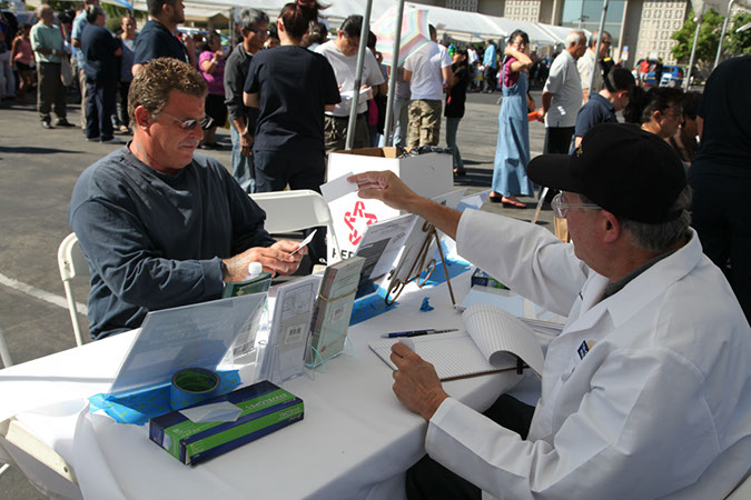 50-Hawaiian-Gardens-health-fair-2013