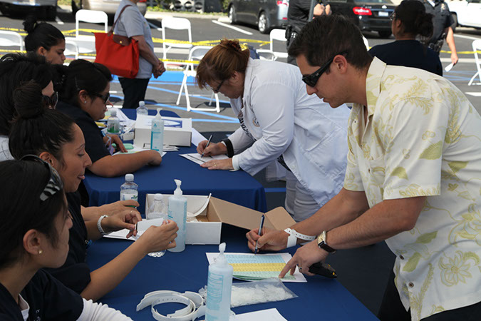 56-Hawaiian-Gardens-health-fair-2013