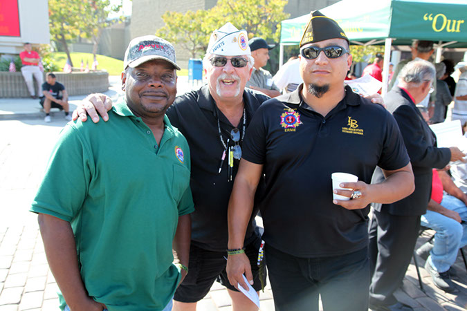 08-Hawaiian-Gardens-City-veterans-day-2013