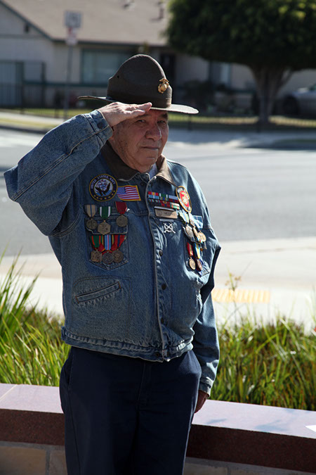 30-Hawaiian-Gardens-City-veterans-day-2013