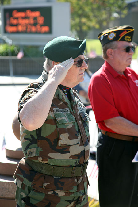 32-Hawaiian-Gardens-City-veterans-day-2013