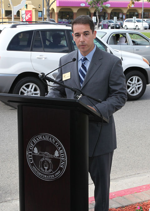 81-Hawaiian-Gardens-mayors-walk-of-achievement-2013