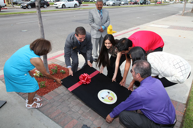 84-Hawaiian-Gardens-mayors-walk-of-achievement-2013