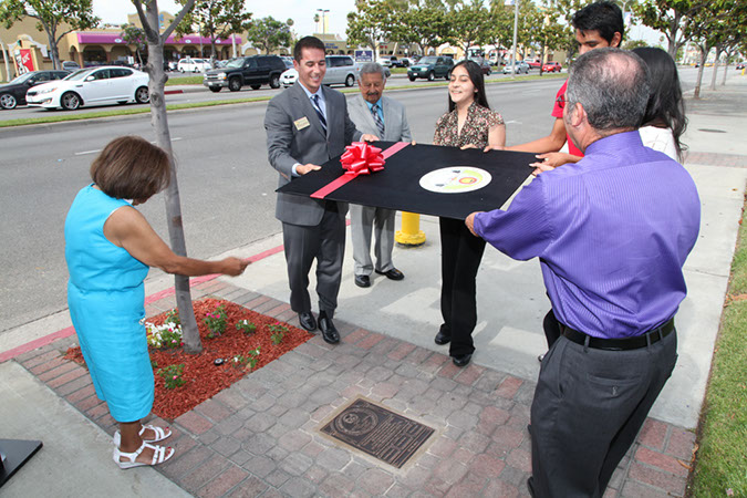 86-Hawaiian-Gardens-mayors-walk-of-achievement-2013