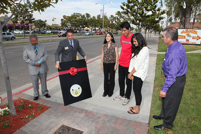 88-Hawaiian-Gardens-mayors-walk-of-achievement-2013