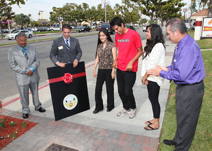 89-Hawaiian-Gardens-mayors-walk-of-achievement-2013