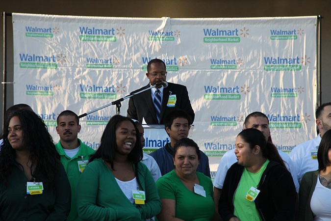 08-Hawaiian-Gardens-Walmart-Grand-Opening