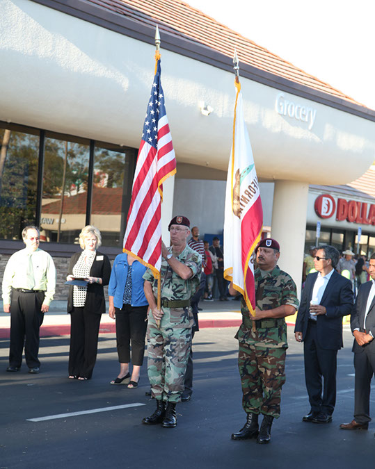 11-Hawaiian-Gardens-Walmart-Grand-Opening