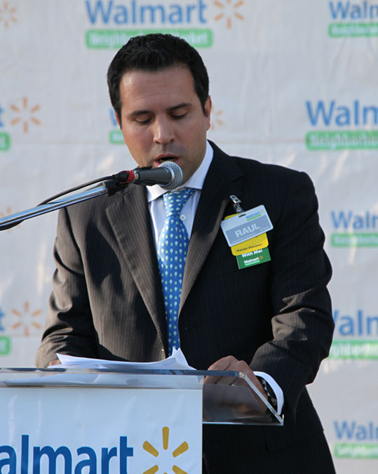 24-Hawaiian-Gardens-Walmart-Grand-Opening