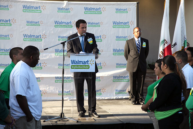 25-Hawaiian-Gardens-Walmart-Grand-Opening