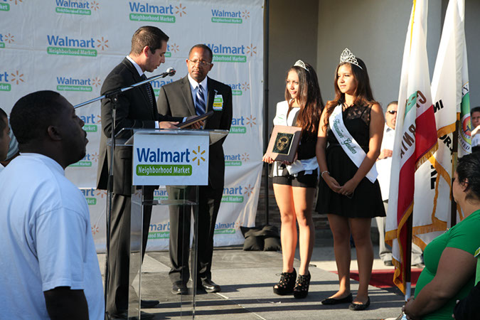 30-Hawaiian-Gardens-Walmart-Grand-Opening