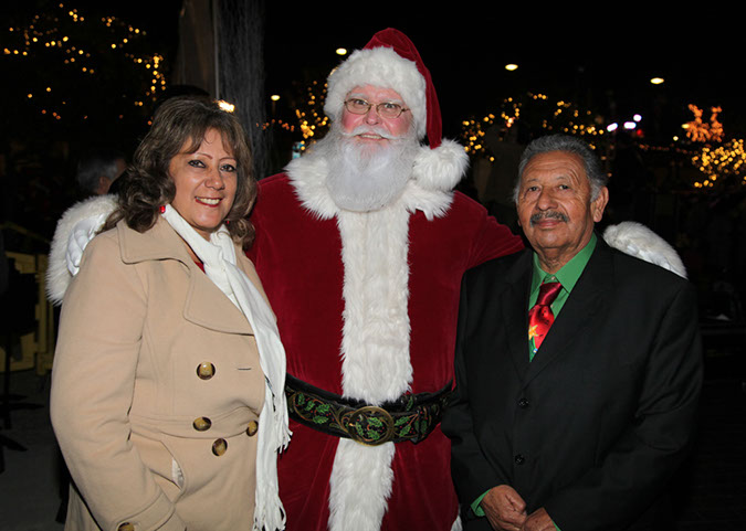 033-Hawaiian-Gardens-City-Christmas-2013