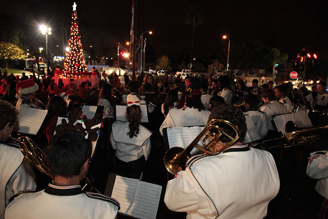 068-Hawaiian-Gardens-City-Christmas-2013