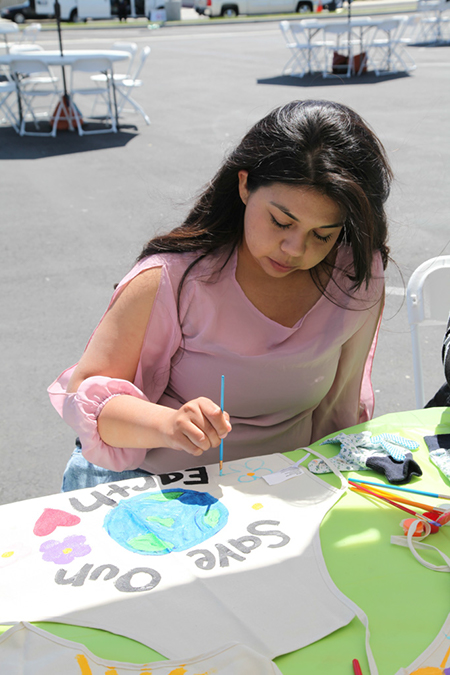 %_tempFileName06-Hawaiian-Gardens-arbor-day-2013%