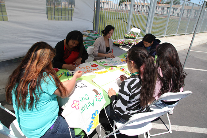 %_tempFileName10-Hawaiian-Gardens-arbor-day-2013%