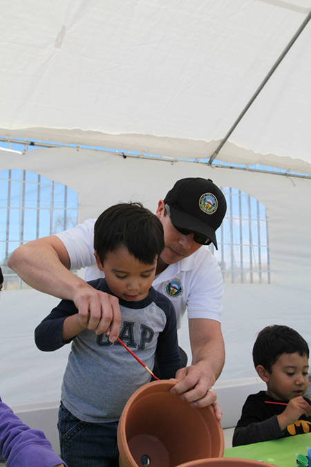 %_tempFileName14-Hawaiian-Gardens-arbor-day-2013%