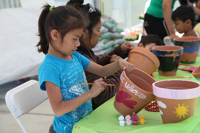 %_tempFileName20-Hawaiian-Gardens-arbor-day-2013%