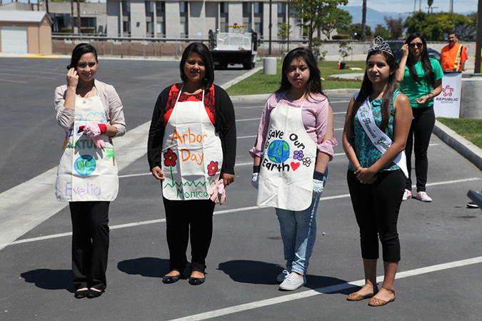 %_tempFileName24-Hawaiian-Gardens-arbor-day-2013%